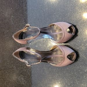 BCBGMWXAZRIA HEELS, 9.5 B/39.5